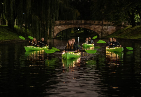 Izgaismotas laivas Rīgā: Kanāls